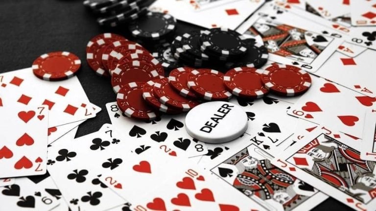 luck7 Platform Myanmar ကစားသူများ Sports Betting Live Casino ဂိမ်းများ ကစားနေသောမြင်ကွင်း